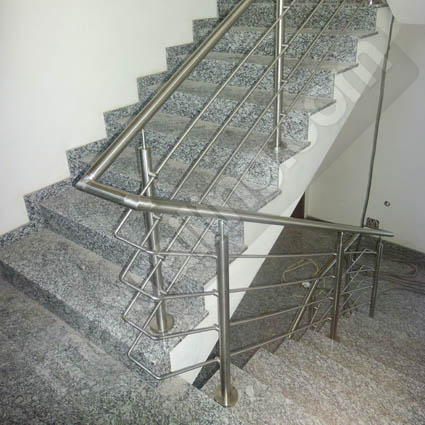 Иноксови парапети със струна за стълби